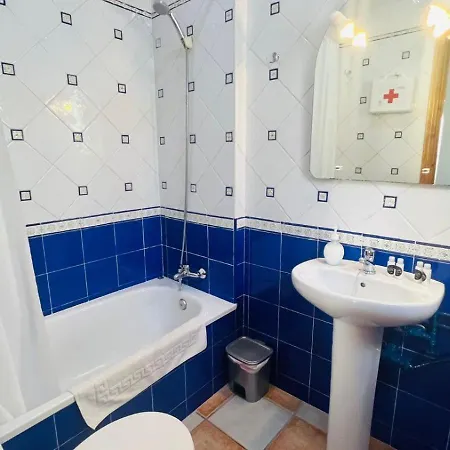 Jimena Cadiz En El Centro De Нерха