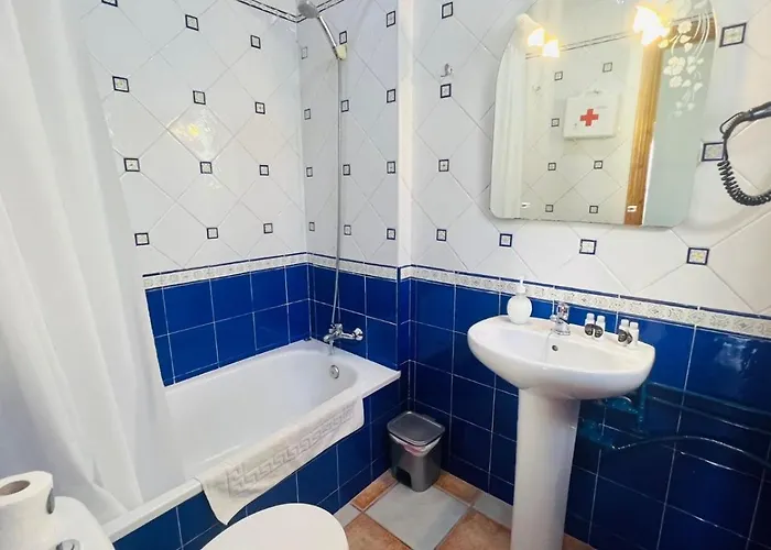 Jimena Cadiz En El Centro De نيرخا