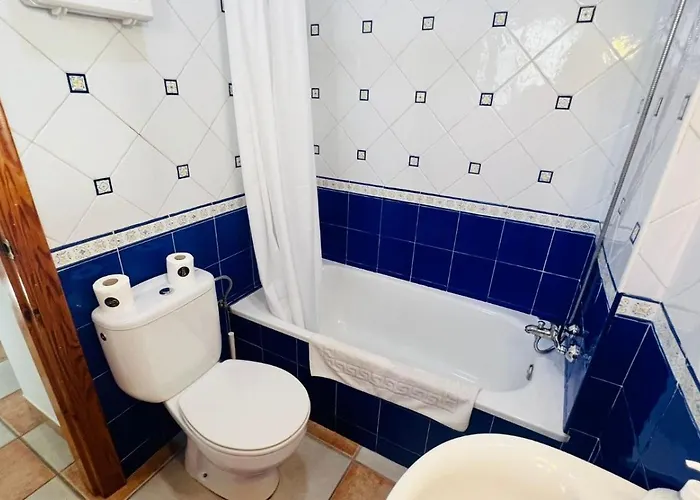 Jimena Cadiz En El Centro De نيرخا